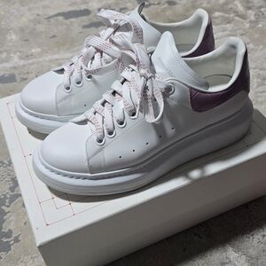 Alexander McQueen Women's White and Pink Sneakers